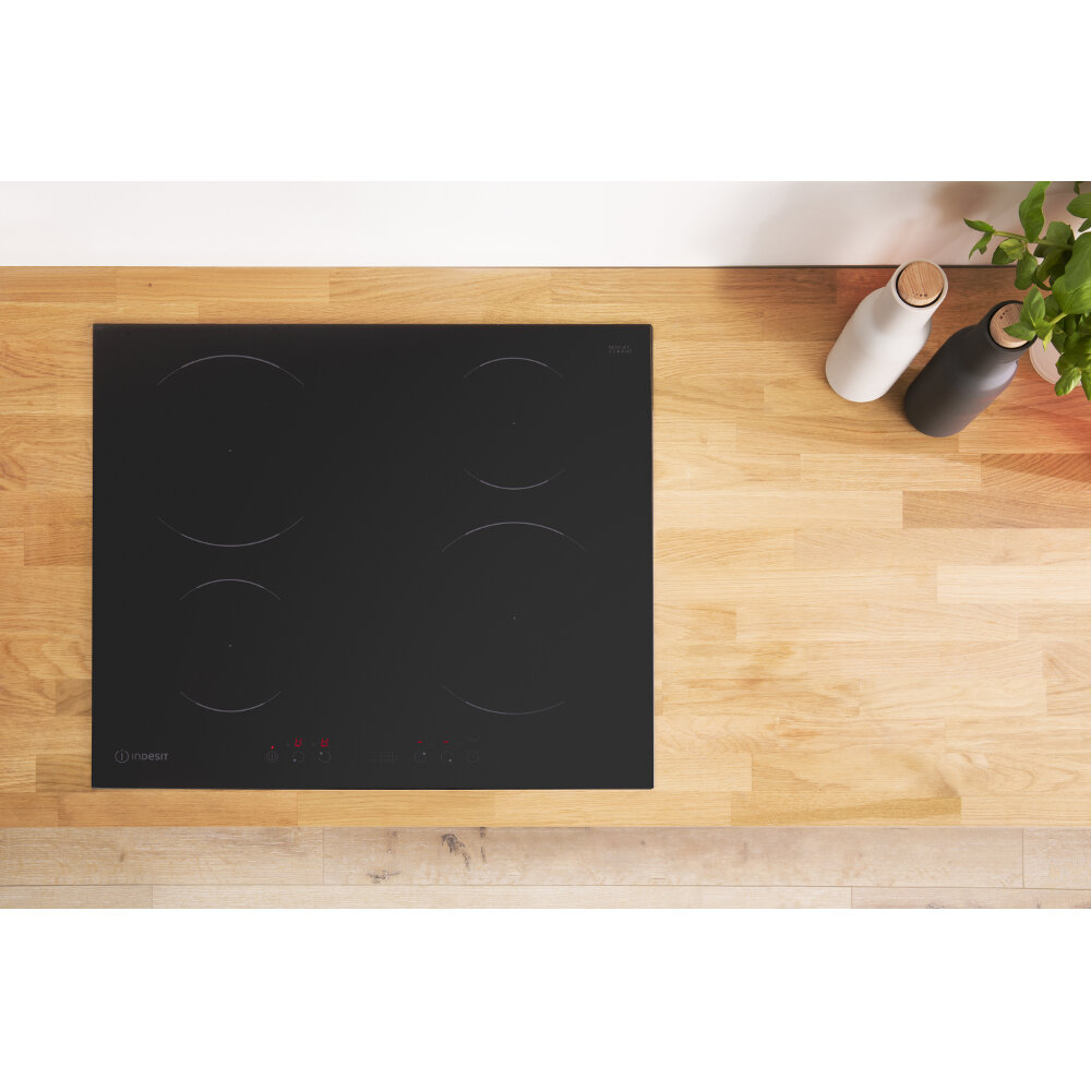 Indesit Induction Glass-Ceramic Hob in Black - VIA 640 1 C